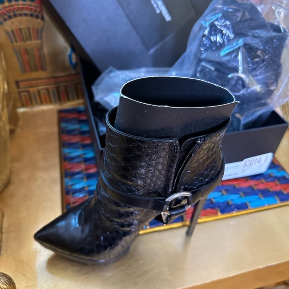 YSL 37 Python Heels - Picture 6 of 7